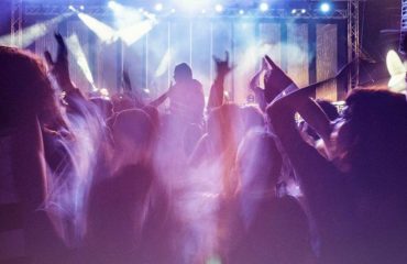 ¿Por qué celebrar una despedida en Málaga por la noche?